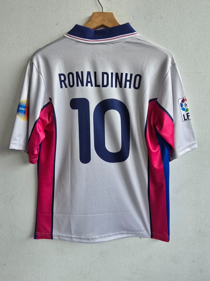 FC Barcelona Retro Jersey – Ronaldinho 10