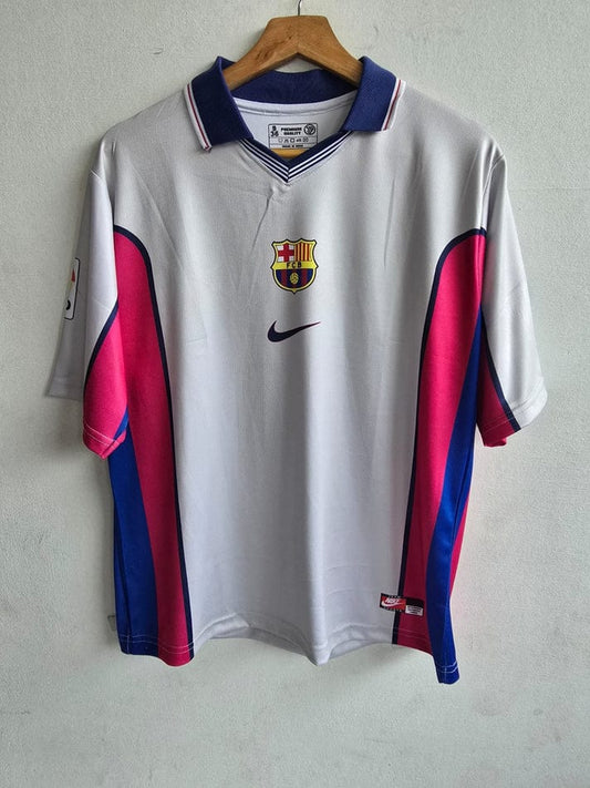 FC Barcelona Retro Jersey – Ronaldinho 10